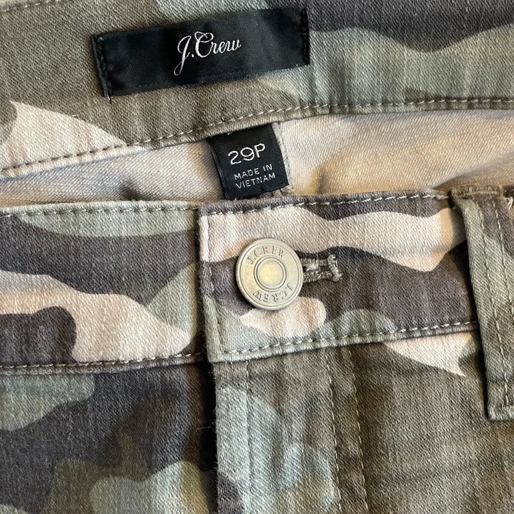 J.Crew Vintage Straight Cargo in Faded Vine Camo Stretch Pants 29 Petite